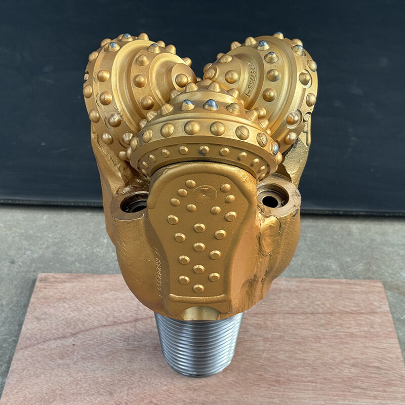 Τρυπάνι τριών κώνων με δόντια από χάλυβα 6 1/2 ιντσών IADC637 για γρήγορη διάτρηση σε μαλακούς σχηματισμούς